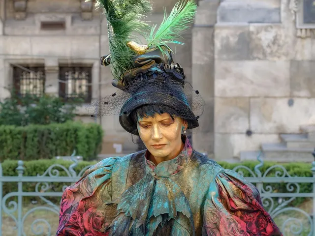 INÈS DOMINGO