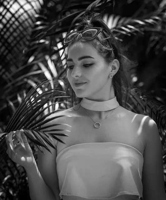 SANDY DIVOURI